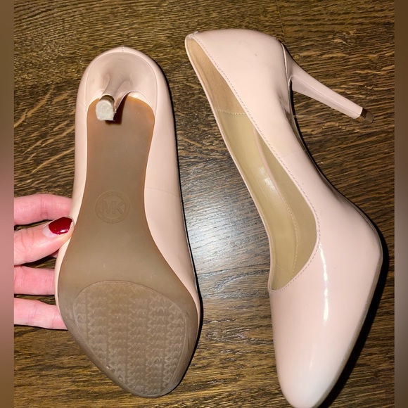 MICHEAL KORS size 5.5 light pink heels - Picture 4 of 4